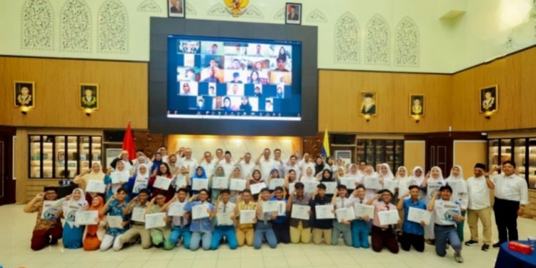 Ketat! Hanya 68 Siswa Lolos Kandidat Penerima Golden Ticket UNAIR dari 3.855 Pendaftar