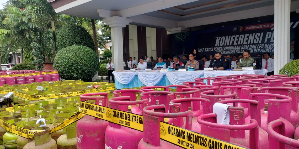 Polda Jatim Bongkar Modus Mafia di Jatim Akali Barcode SBPU dan Gunakan “Truk Helikopter” Timbun BBM Subsidi