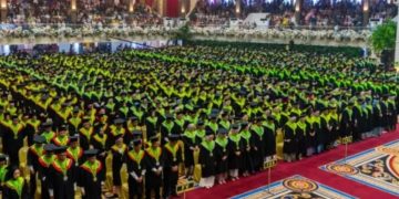 Prosesi Wisuda Unesa Periode 119 Kukuhkan 1.416 Wisudawan, Siap Hadapi Tantangan Teknologi Global
