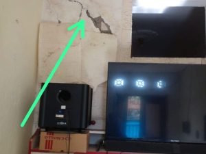 Hak atas Rasa Aman dan Keadilan Dipertanyakan, Keluarga M Soleh Bertahan di Rumah Miring dan Retak 12 IMG 20260516 WA0021