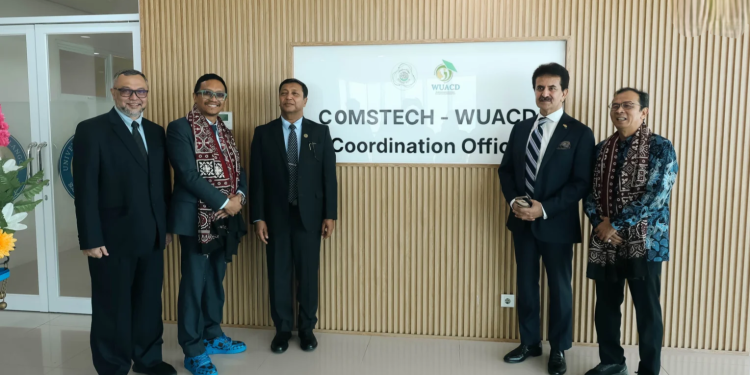 Era Baru Diplomasi Pendidikan Global: Kolaborasi Unair-Pakistan Resmikan Kantor OIC-COMSTECH di Surabaya 14 Era Baru Diplomasi Pendidikan Global: Kolaborasi Unair-Pakistan Resmikan Kantor OIC-COMSTECH di Surabaya