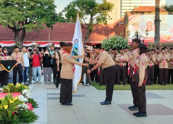 Bawa Misi Kebangsaan Menjaga NKRI, Khofifah Resmi Lepas 1.537 Kontingen ke Jamnas XII