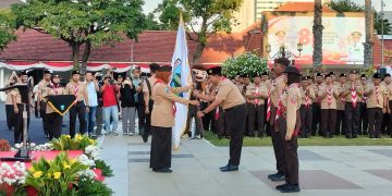 Bawa Misi Kebangsaan Menjaga NKRI, Khofifah Resmi Lepas 1.537 Kontingen ke Jamnas XII