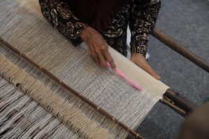 Jejak Seabad Alat Tenun Kemplongan: Kesetiaan Layem Merawat Warisan Tenun Gedog Tuban 15 IMG 20260929 WA0018