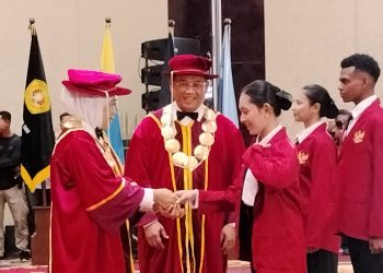 Hadir di Wisuda Perdana AMN Surabaya, Khofifah: Lewat AMN Kita Sedang Merakit Indonesia 13 Hadir di Wisuda Perdana AMN Surabaya, Khofifah: Lewat AMN Kita Sedang Merakit Indonesia