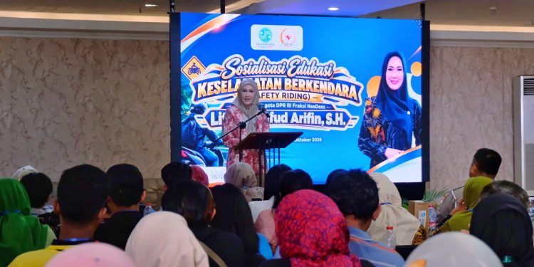 Tekan Angka Kecelakaan, Lita Machfud Arifin Inisiasi Edukasi Safety Riding Bersama Jasa Raharja dan Polda Jatim 14 Tekan Angka Kecelakaan, Lita Machfud Arifin Inisiasi Edukasi Safety Riding Bersama Jasa Raharja dan Polda Jatim