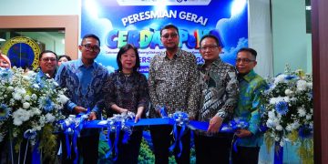 Siapkan Generasi Muda Cerdas Finansial, BI Gandeng UNAIR Luncurkan Gerai CERDAS PeKA 1 Siapkan Generasi Muda Cerdas Finansial, BI Gandeng UNAIR Luncurkan Gerai CERDAS PeKA