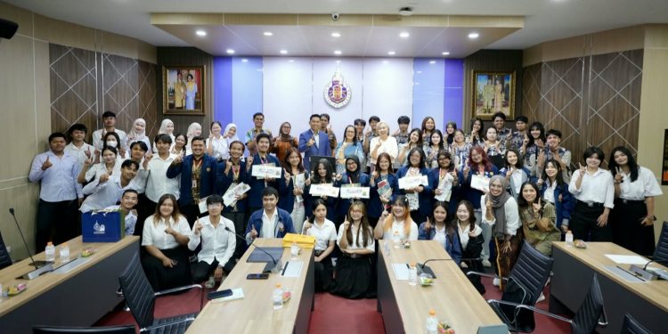Wujudkan SDGs 4, Prodi Sastra Jerman Unesa Gelar Workshop Kompetensi Interkultural di Thailand